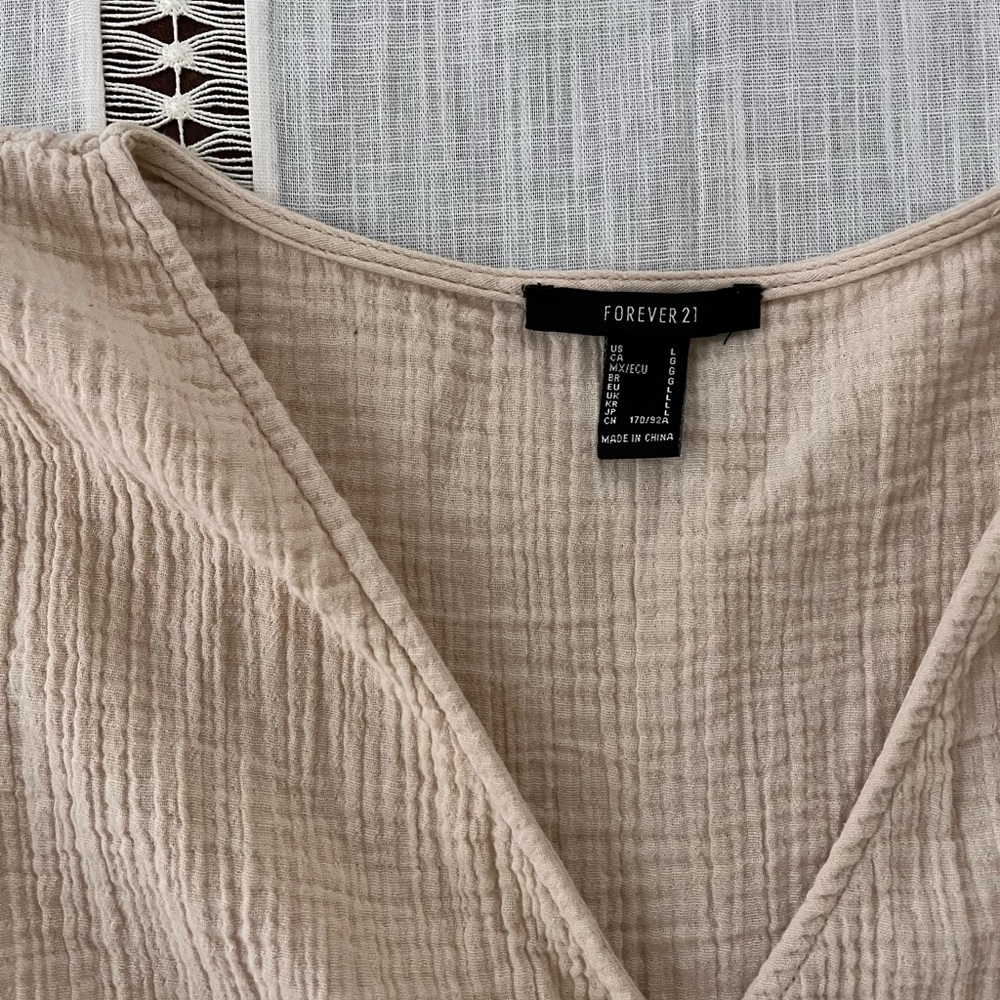Textured wrap crop top - Picture 3 of 3